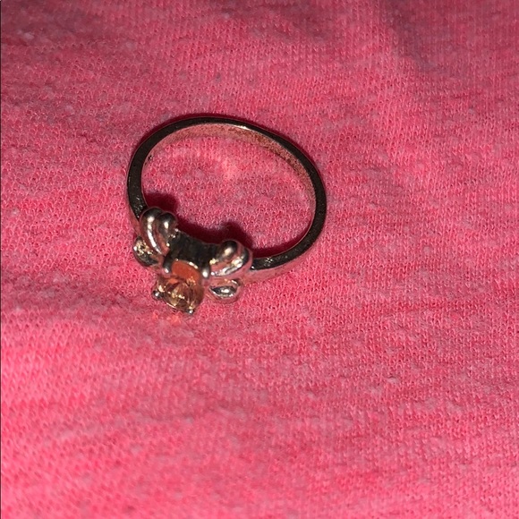 A ring - Picture 2 of 2